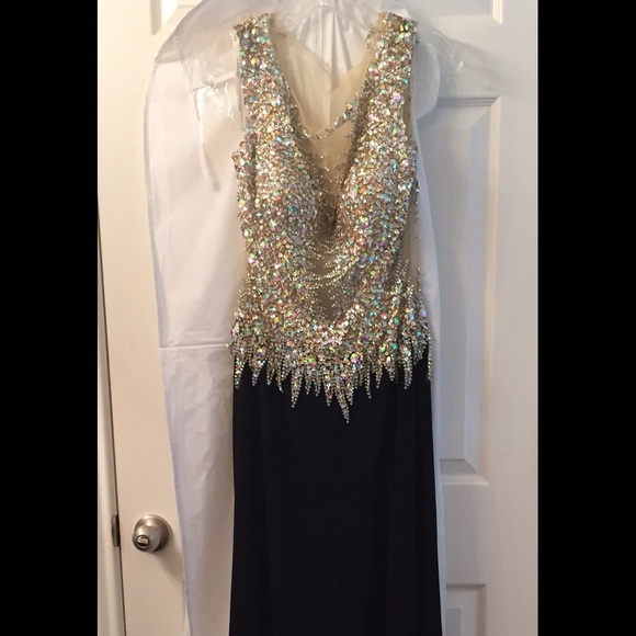 ‼️Close Out‼️ Black/Nude, With bead art like ice crystals - Picture 4 of 8